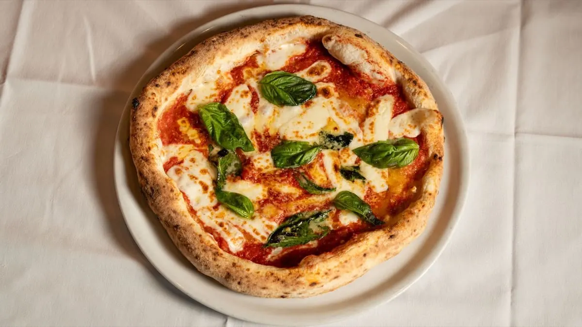 Pizza appena sfornata